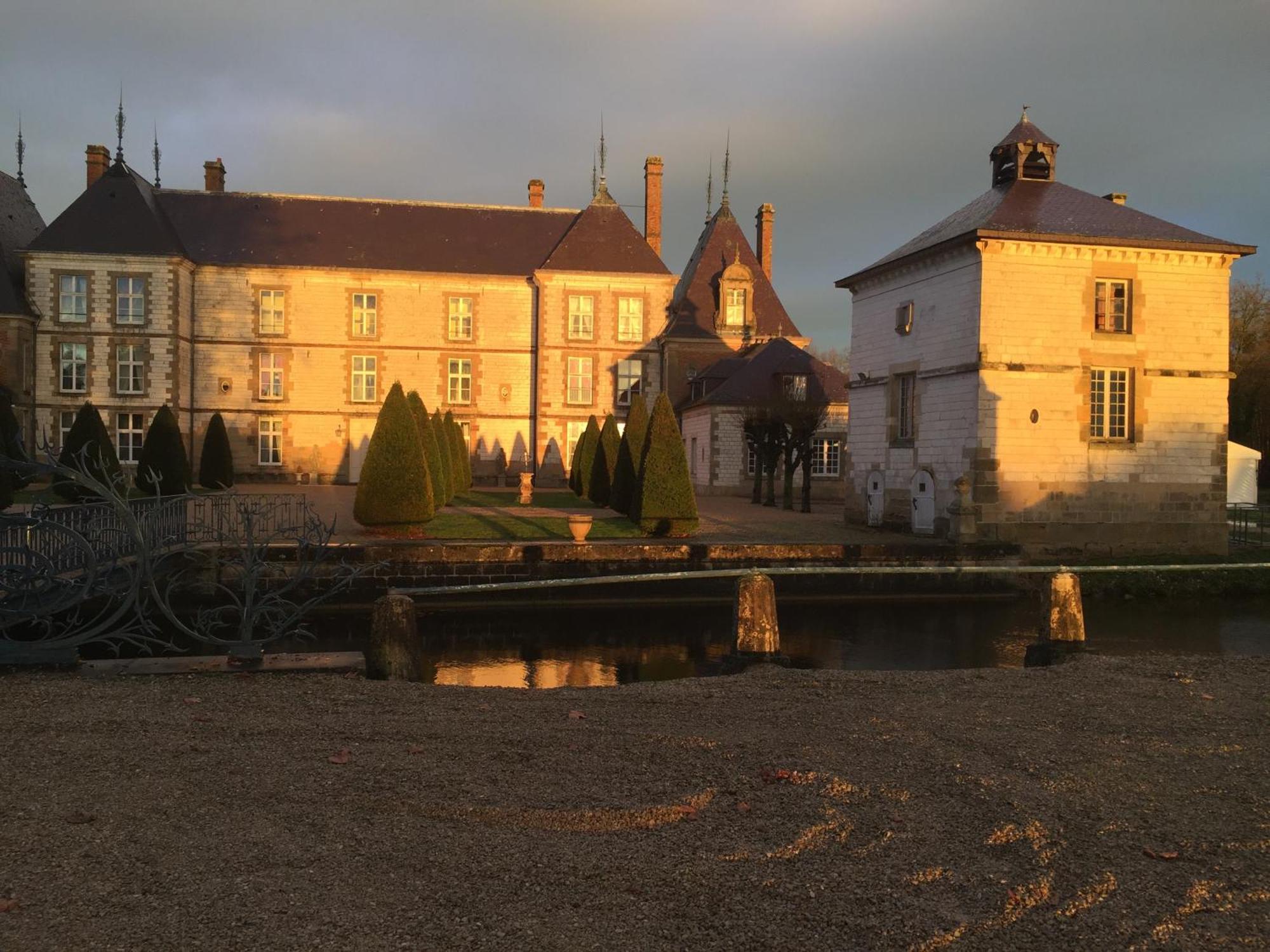 Chateau De Vitry-La-Ville Exteriör bild