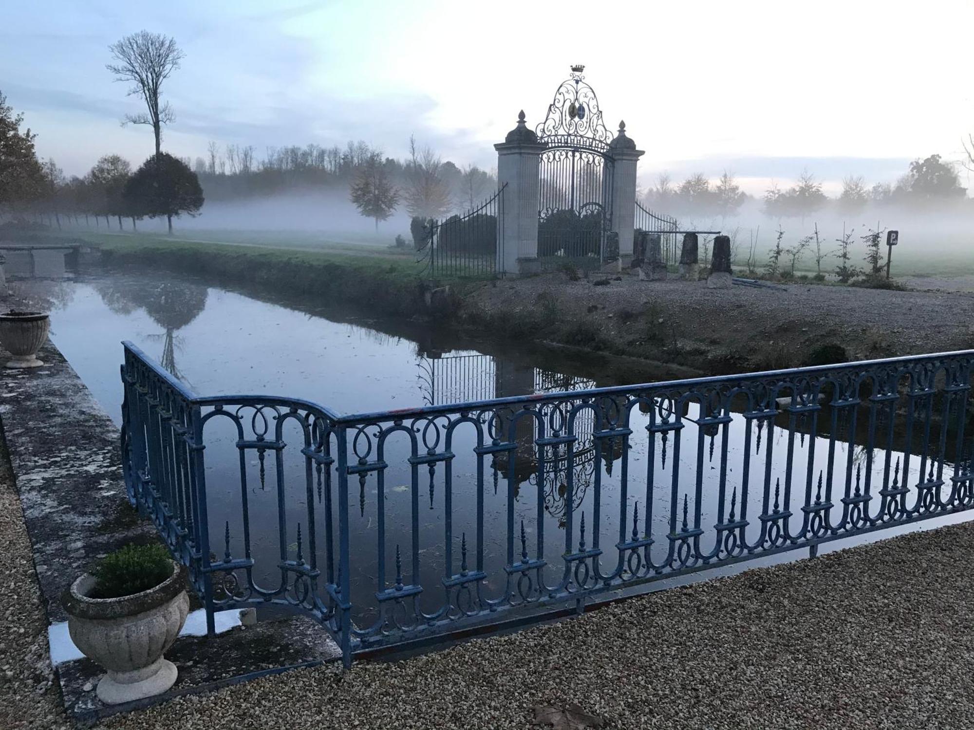 Chateau De Vitry-La-Ville Exteriör bild